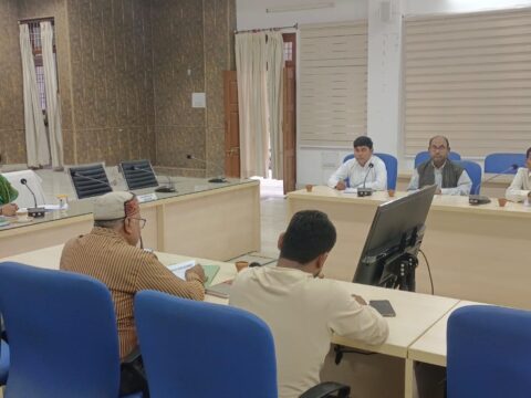 कौशाम्बी में एडीएम ने विशेष प्रगाढ़ पुनरीक्षण (SIR) कार्यक्रम के संबंध में राजनीतिक दलों के प्रतिनिधियों के साथ की बैठक