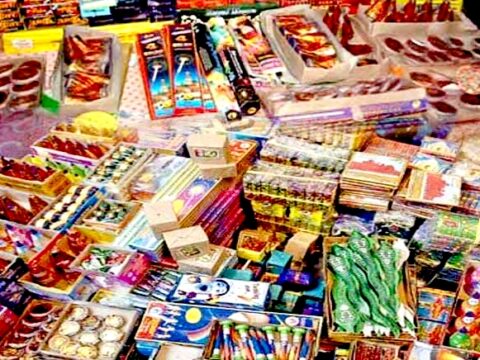 कौशाम्बी में पटाखा लगाने के लिए प्रशासन ने स्थान किए चिन्हित,पढ़िए कहा कहा लगेगी पटाखों की दुकानें,क्या होगी सुरक्षा की व्यवस्था