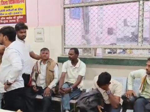 कौशाम्बी में तेज रफ्तार का कहर:दो बाइक में आमने सामने टक्कर,हादसे में दो युवकों की मौत,एक घायल