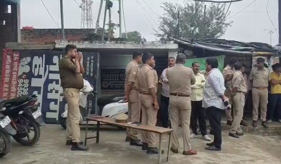 अस्पताल में इलाज के दौरान युवक की मौत, परिजनों ने लापरवाही का आरोप लगाकर किया हंगामा