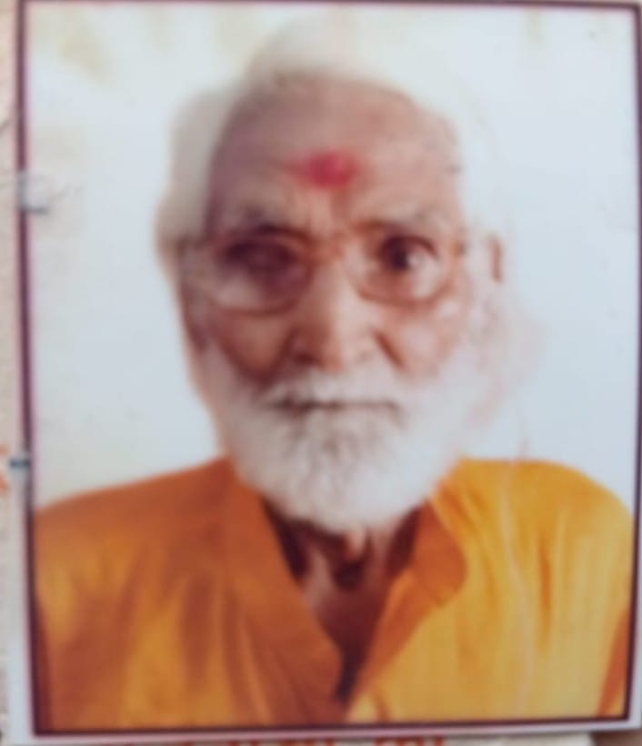 कौशाम्बी में आवारा पशुओं का आतंक,आवारा पशु (सांड) ने किसान को पटका,इलाज के दौरान हुई मौत