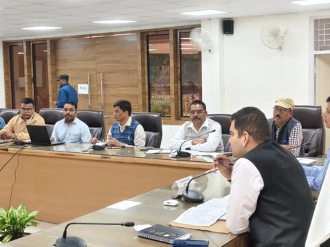 डीएम ने गोवंशो को ठण्ड से बचाव के लिए गोआश्रय स्थलों में सभी आवश्यक व्यवस्थाओं को सुनिश्चित करने और लापरवाही पर सचिव ग्राम पंचायत जमुनापुर को निलम्बित करने के निर्देश