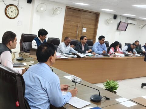 डीएम ने की राष्ट्रीय ग्रामीण आजीविका मिशन एवं प्रधानमंत्री आवास योजना आदि योजनाओं की प्रगति की समीक्षा