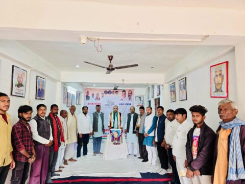 कांग्रेसियों ने आयरन लेडी पूर्व प्रधानमंत्री इंदिरा गांधी का मनाया जन्मदिन, बोले केवल इंदिरा गांधी के पास था पाकिस्तान के दो टुकड़े करने का साहस