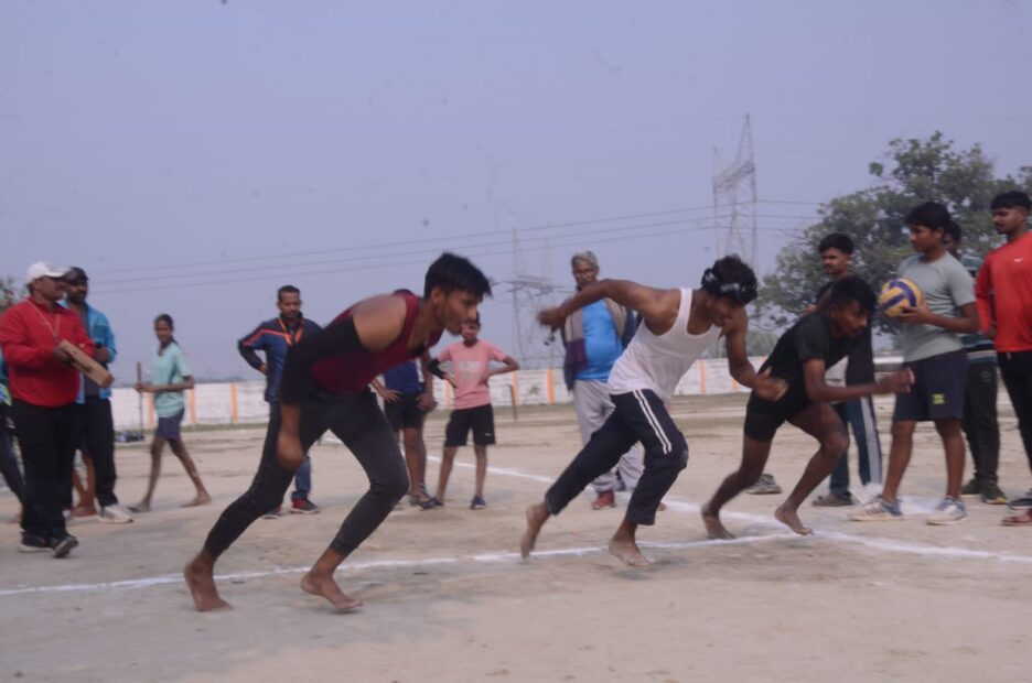 नगर पालिका भरवारी के रसूलपुर गिरछा स्टेडियम में दो दिवसीय विधायक/सांसद खेल स्पर्धा का आयोजन