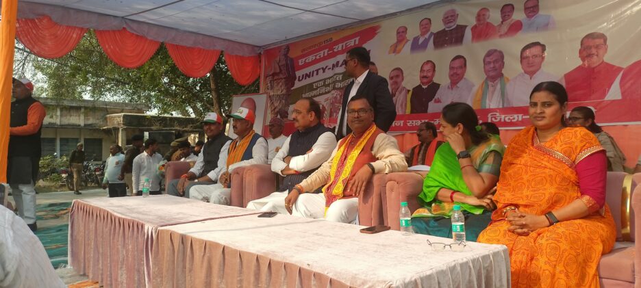 राहुल गांधी और प्रियंका गांधी जब चुनाव जीतते है तो EVM सही होती और बिहार में चुनाव हारे तो EVM खराब,चुनाव आयोग पर सवाल: दिनेश प्रताप सिंह प्रभारी मंत्री