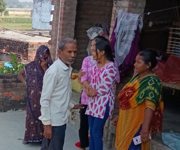 महिला का फांसी के फंदे से लटकता मिला शव,मायके के लोगो ने लगाया प्रताड़ित कर हत्या करने का आरोप,पुलिस जांच में जुटी