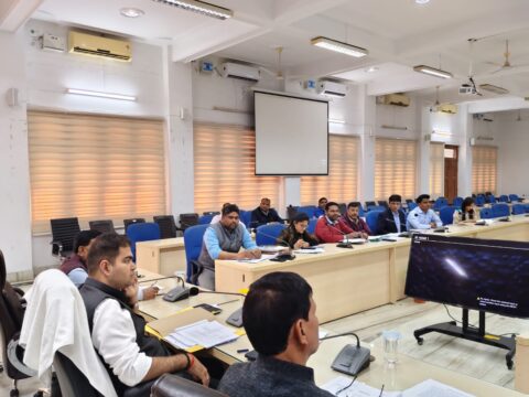 डीएम ने की बाल कल्याण समिति की समीक्षा बैठक,लम्बित प्रकरणों का शीघ्रता से निस्तारण करने के दिए निर्देश