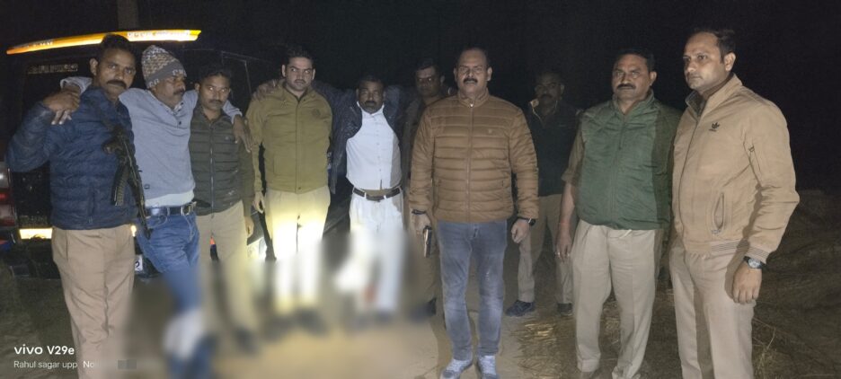 गौकशी के तीन आरोपी पुलिस मुठभेड़ में अरेस्ट,मुठभेड़ के दौरान दो के पैर में लगी गोली, तीसरे को पुलिस ने दौड़ाकर पकड़ा