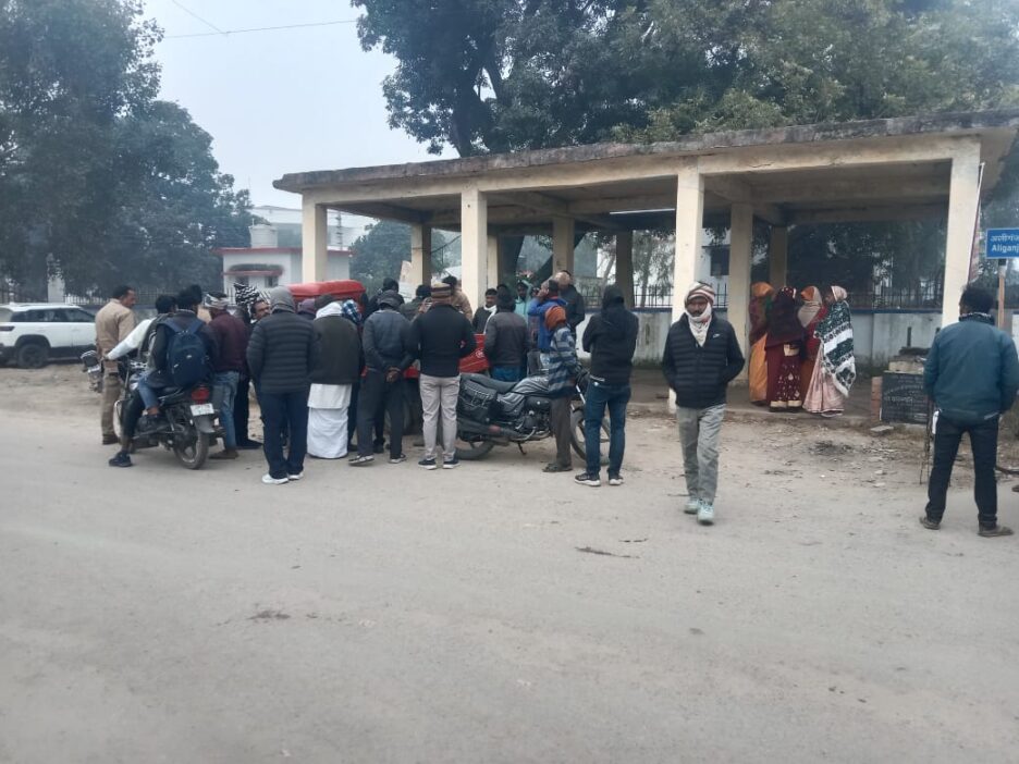 इलाज के दौरान युवक की मौत,परिजनों ने इलाज में लापरवाही का लगाया आरोप,पुलिस ने डॉक्टर से की पूछताछ,शव पोस्टमार्टम को भेजा