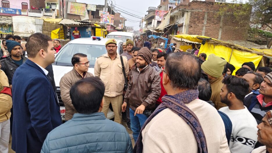 डीएम ने बीडीओ को नाली का निर्माण कराकर जल-जमाव की निकासी सुनिश्चित कराने के दिए निर्देश