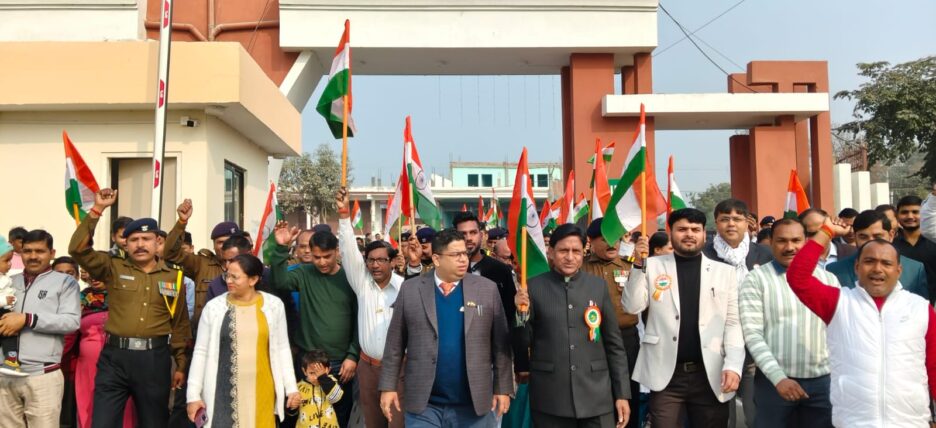 स्वशासी राज्य चिकित्सा महाविद्यालय में हर्षाेल्लास के साथ मनाया गया गणतंत्र दिवस