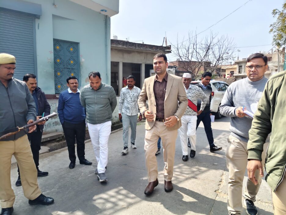 डीएम ने नगर पंचायत पूरब-पश्चिम शरीरा में अमृत-02 के अंतर्गत निर्माणाधीन पेयजल आपूर्ति परियोजना की प्रगति का किया निरीक्षण