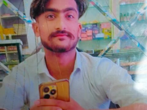 पेड़ पर रस्सी के फंदे पर लटकता हुआ मिला प्रतियोगी छात्र का शव,परिजनों में मचा कोहराम