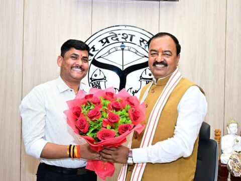 डिप्टी सीएम केशव प्रसाद मौर्य से मिले नगर पालिका अध्यक्ष वीरेंद्र सरोज फौजी, विकास को लेकर की चर्चा