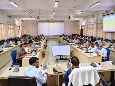 डीएम ने की जिला स्वास्थ्य समिति की बैठक,निष्क्रिय आशाओं को हटाने की कार्यवाही सुनिश्चित करने के निर्देश