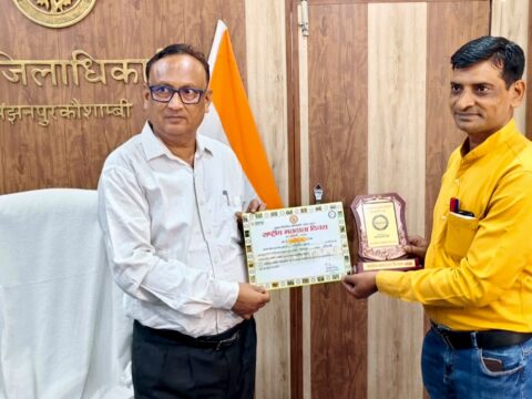 एसडीएम ने उत्कृष्ट कार्य करने वाले सुपरवाईजर एवं बीएलओ को किया सम्मानित