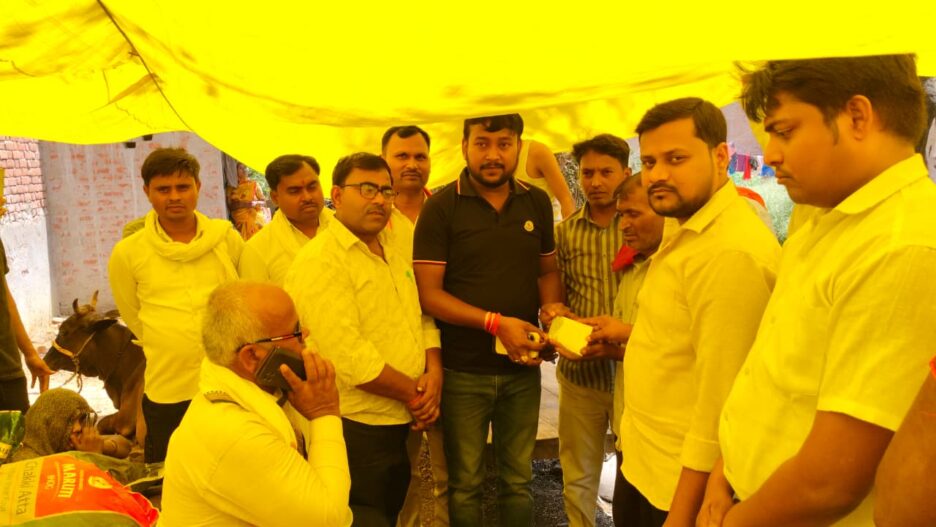 आग की त्रासदी से उजड़ा परिवार,मदद को आगे आए नगर पालिका अध्यक्ष बीरेंद्र सरोज “फौजी”