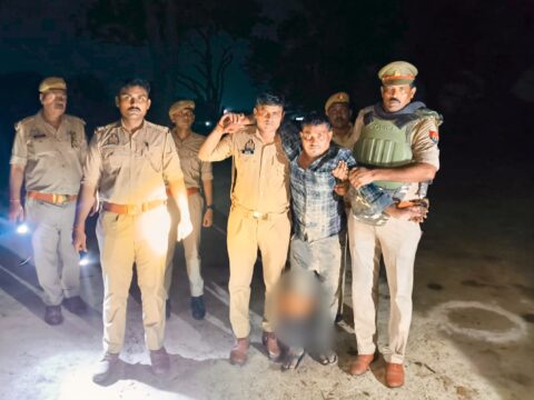 गौकशी की घटना में शामिल वांछित 25 हजार का इनामिया आरोपी पुलिस मुठभेड़ में अरेस्ट,मुठभेड़ के दौरान आरोपी के पैर में लगी गोली