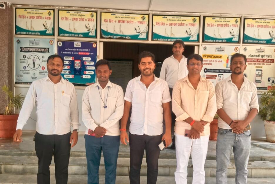 नगर पालिका भरवारी में भ्रष्टाचार का आरोप लगा सभासदों ने अध्यक्ष व ईओ के खिलाफ़ खोला मोर्चा, डीएम को सौंपा ज्ञापन