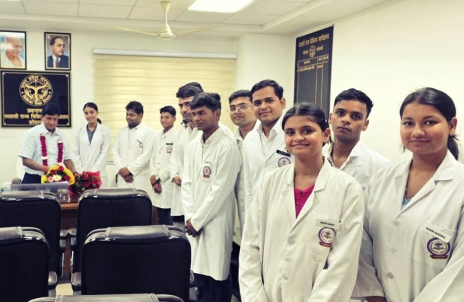 MBBS प्रथम प्रोफेशनल परीक्षा में कौशाम्बी मेडिकल कॉलेज का शानदार प्रदर्शन, 99% रहा परिणाम, सेकेंड बैच के उत्कृष्ट प्रदर्शन से महाविद्यालय में खुशी का माहौल