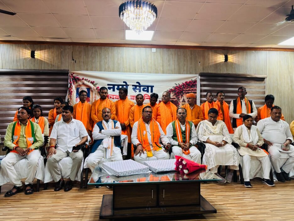 प्रधानमंत्री मोदी का व्यक्तित्व संघर्ष की ऊर्जा,सेवा की साधना और राष्ट्रनिर्माण का संकल्प है-जिलाध्यक्ष धर्मराज मौर्य