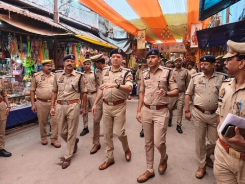 ADG प्रयागराज जोन ने माँ शीतला मंदिर कड़ाधाम एवं कुबरी घाट का निरीक्षण कर सुरक्षा व्यवस्था का लिया जायजा