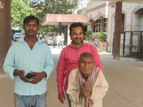 भरवारी में दबंगो ने बंद किया सैकड़ों साल पुराना नाला, 25 घरों में जलभराव की स्थिति,नगर पालिका ने नहीं की सुनवाई तो ग्रामीणों ने डीएम से लगाई गुहार