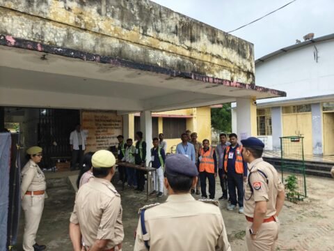 कौशाम्बी में PET परीक्षा दो पालियों में सकुशल संपन्न, 9120 के सापेक्ष 6016 अभ्यर्थी हुए शामिल, 3104 रहे अनुपस्थित
