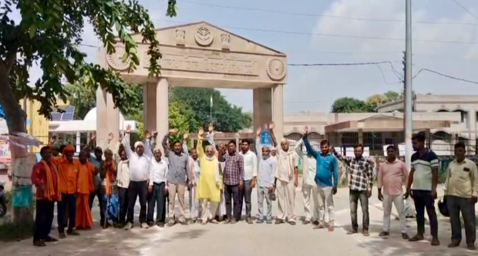 किसानो और जनहित की समस्याओं को लेकर सकिपा का हल्लाबोल,नारेबाजी कर सौंपा ज्ञापन