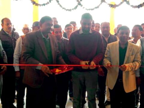 डीएम ने ड्रग वेयरहाउस मंझनपुर का फीता काटकर किया उद्घाटन